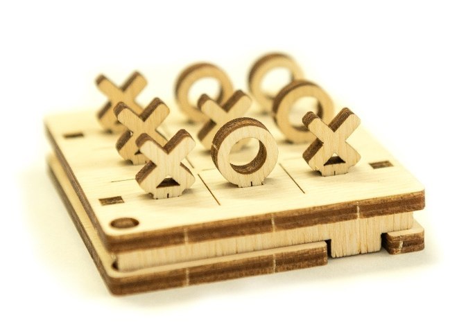 Drewniana gra podróżna 3D Wooden.City - Kółko i krzyżyk №1 Drewniana gra podróżna 3D Wooden.City - Kółko i krzyżyk №1